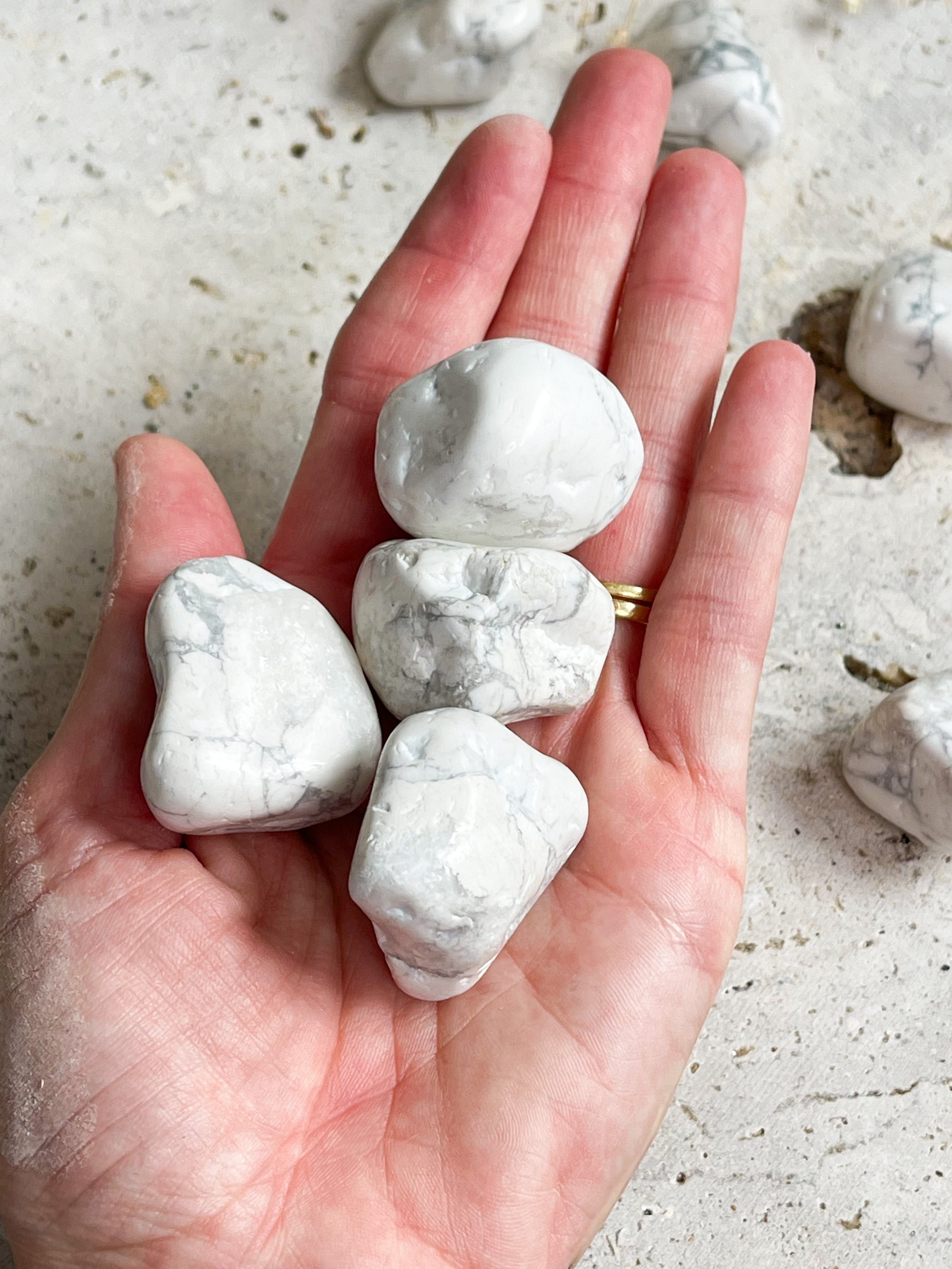 Howlite Tumbled // Large // Peace + Clarity + Calming