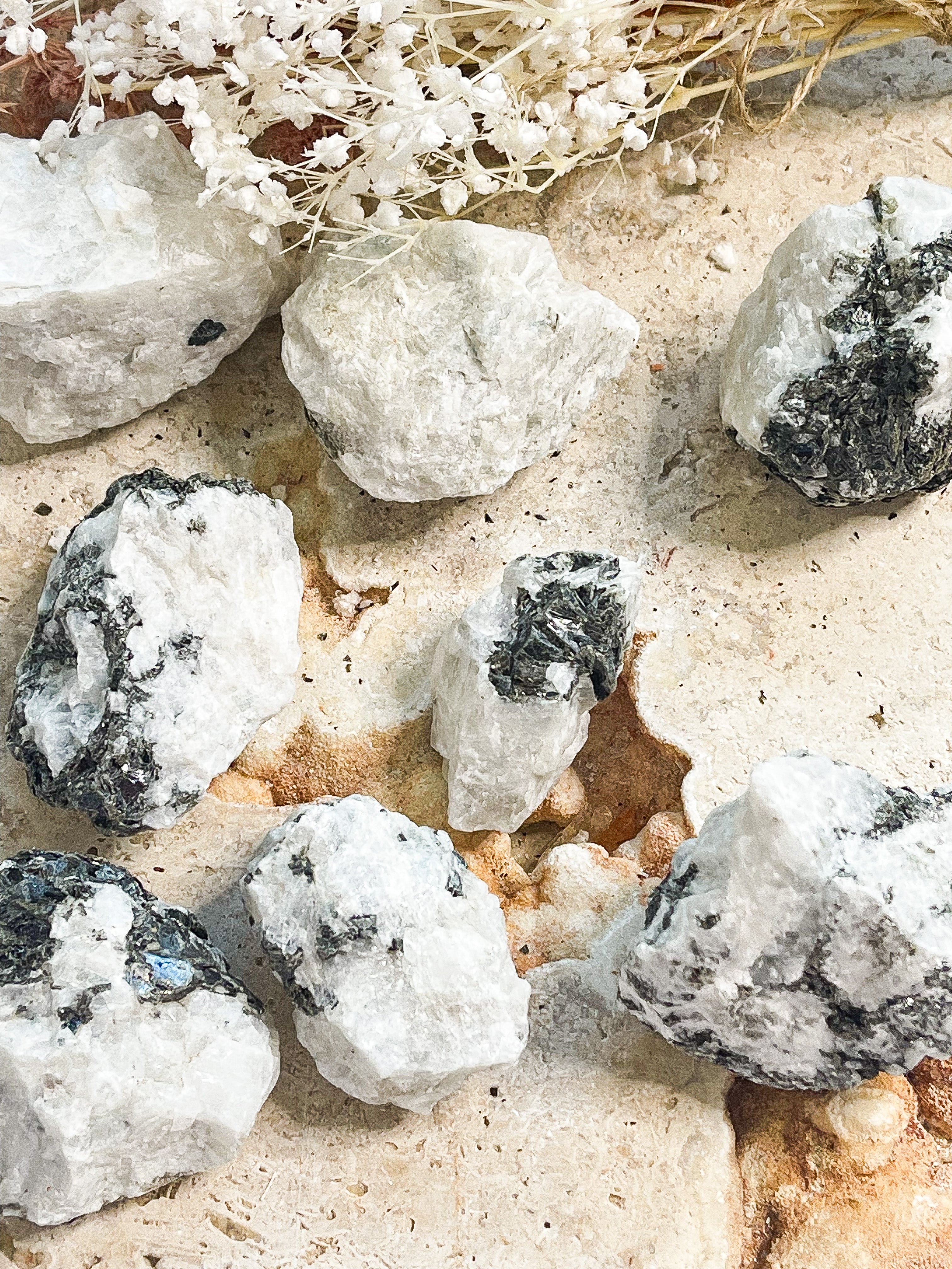 Rainbow Moonstone Raw // Medium // Balance + Harmony + Intuition